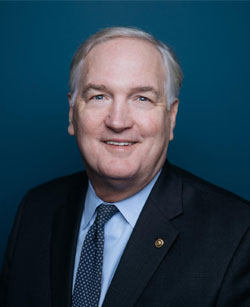 https://wbhm.org/wp-content/uploads/2017/08/Luther_Strange.jpg