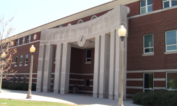 https://wbhm.org/wp-content/uploads/2019/03/640px-Hoover_High_School_Facade-600x360.png