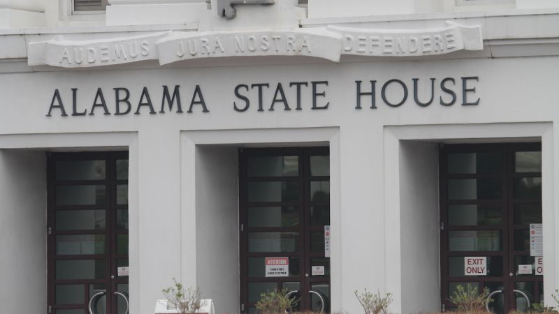 exterior of the Alabama State House