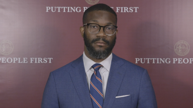 https://wbhm.org/wp-content/uploads/2021/05/Birmingham_Mayor_Randall_Woodfin-e1620759173171-800x450.png