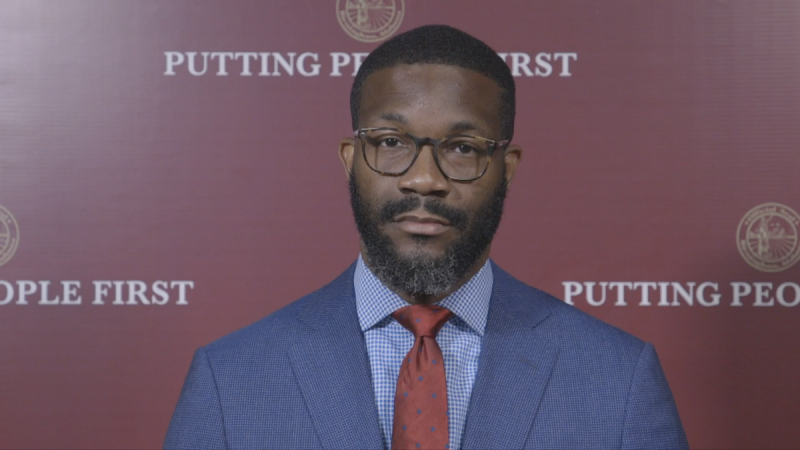 https://wbhm.org/wp-content/uploads/2021/05/Mayor_Randall_Woodfin-e1621874978934-800x450.png