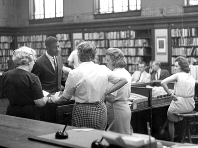 Shelly Millender in a Birmingham library