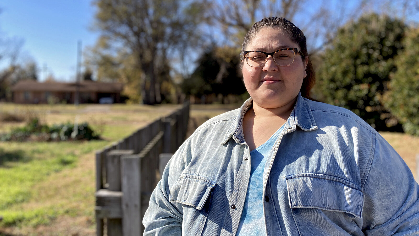 A portrait of Laura Sifuentes, a mother who lives in Rosedale, Mississippi.