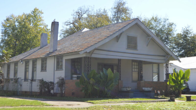 https://wbhm.org/wp-content/uploads/2023/04/S._and_R.J._Jackson_House-scaled-e1681762414807-800x450.jpg