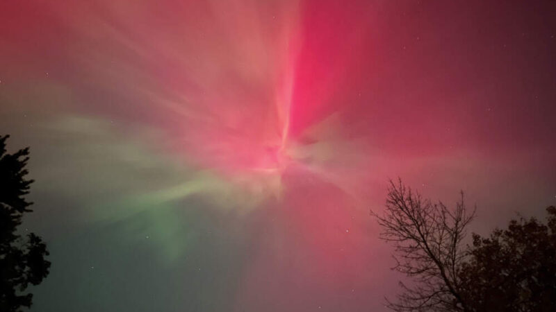 https://wbhm.org/wp-content/uploads/2024/10/Northern_Lights_Solar_Storm_24284862161816-1000x667-1-800x450.jpg