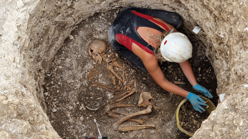 https://wbhm.org/wp-content/uploads/2025/01/excavating-a-late-iron-age-durotriges-burial-at-winterborne-kingston-c-bournemouth-university-1-800x450.png