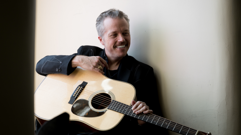 Jason Isbell says his latest album, Foxes in the Snow is about "growing and changing ... and not about accusing Amanda [Shires] or any other individual person of any wrongdoing."
