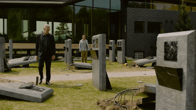 In The Shrouds, Vincent Cassel plays a widower who uses technology to monitor the remains of his dead wife.