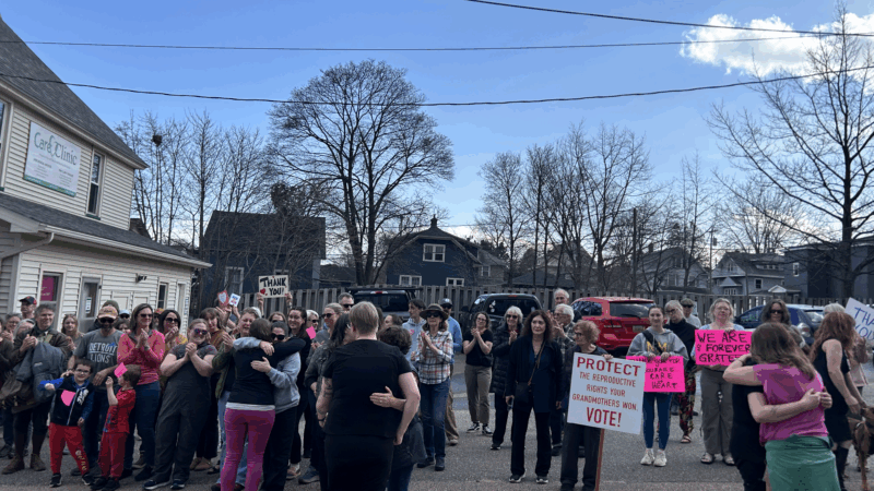 https://wbhm.org/wp-content/uploads/2025/05/planned-parenthood-marquette-04-800x450.png