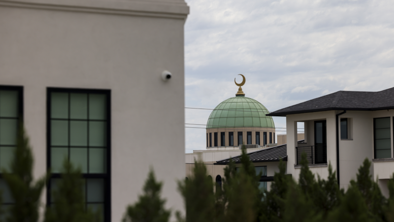 https://wbhm.org/wp-content/uploads/2025/05/plano-mosque-muslim-800x450.png
