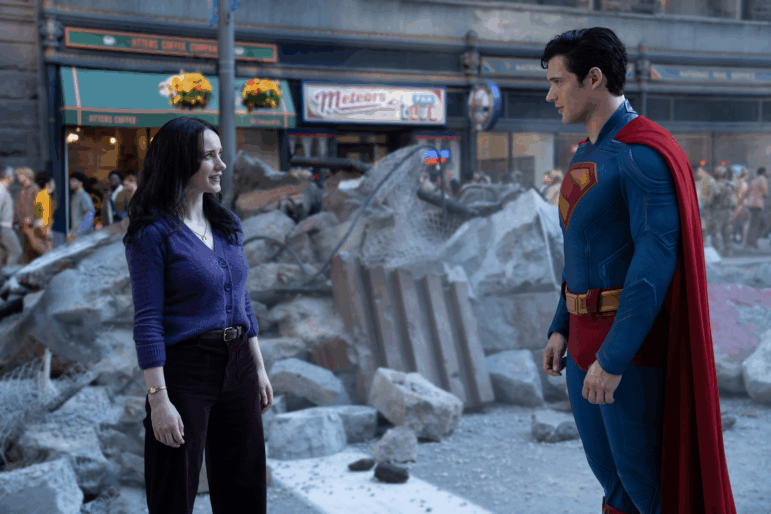 Lois Lane (Rachel Brosnahan) and Superman (David Corenswet)