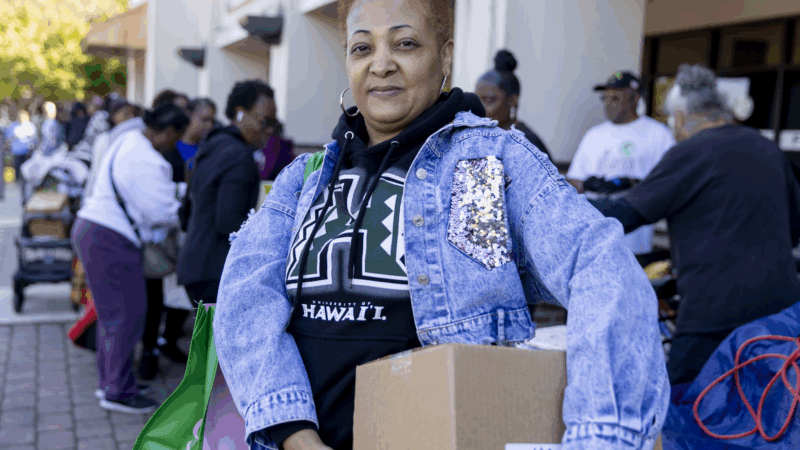 https://wbhm.org/wp-content/uploads/2025/10/251021-food-for-fed-workers-wamu-03-800x450.png
