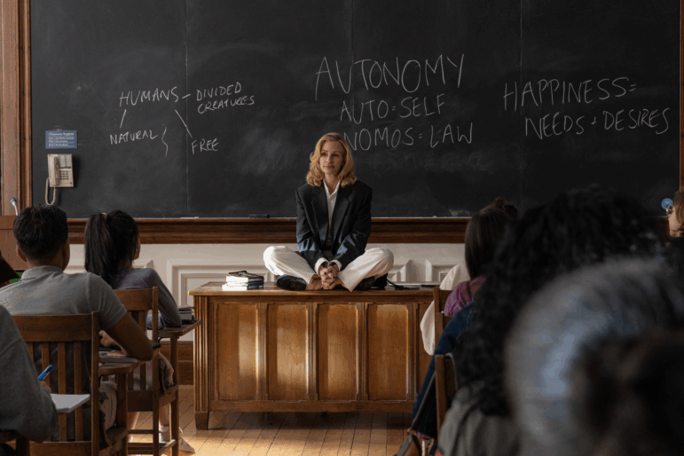 Julia Roberts stars as Alma in After the Hunt.